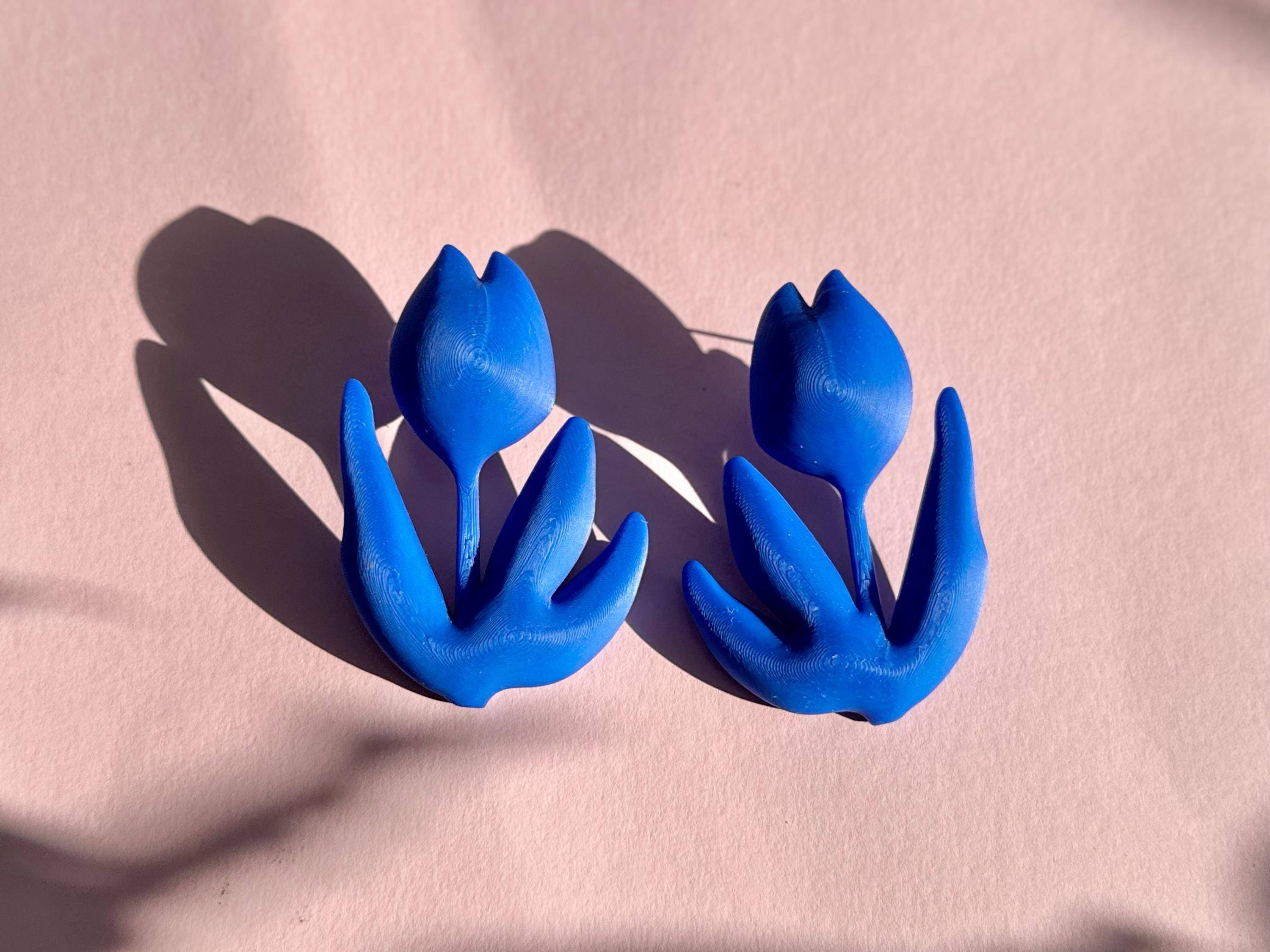 Tulip blue Klein
